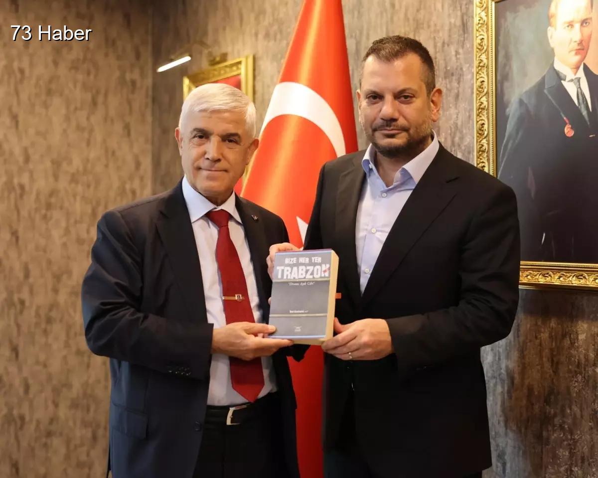 Şırnak'ta Emekli Orgeneral Arif Çetin'den Trabzonspor Başkanına Kitap Hediyesi
