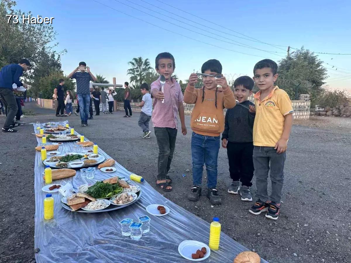 Şırnak'ın Cizre ilçesinde Polis Memurundan Tepeönü Köyü'nde Dayanışma Etkinliği Gerçekleşti.