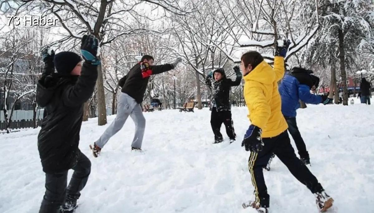 Şırnak'ta Şırnak okullar tatil mi, 12 Ocak Pazartesi Şırnak&amp;apos;ta yarın...