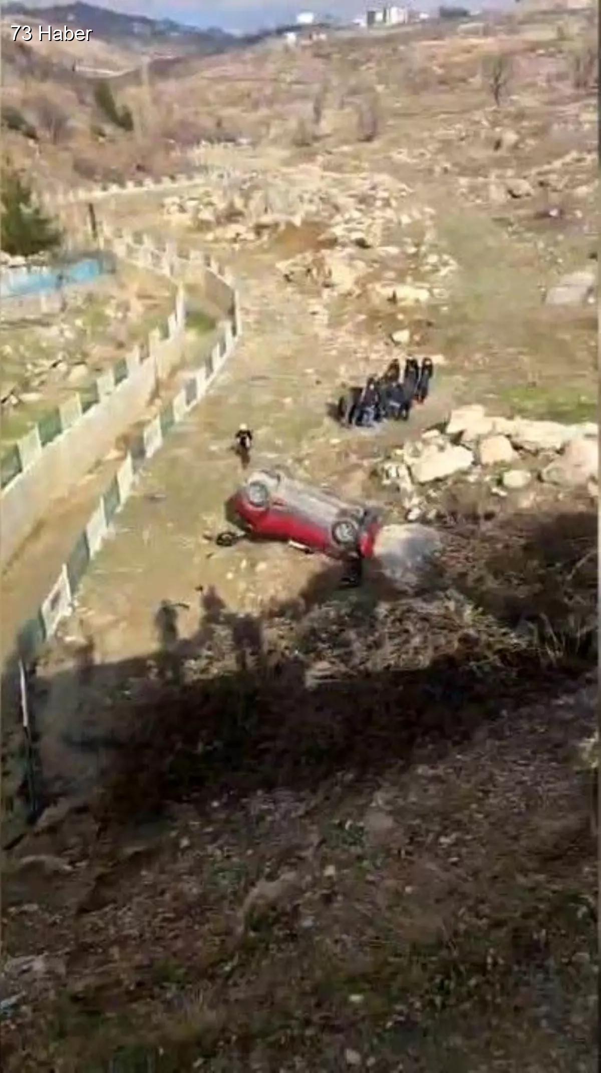 Şırnak'ın Cizre ilçesinde Şırnak&amp;apos;ta kontrolden çıkan otomobil şarampole uçtu: 1...