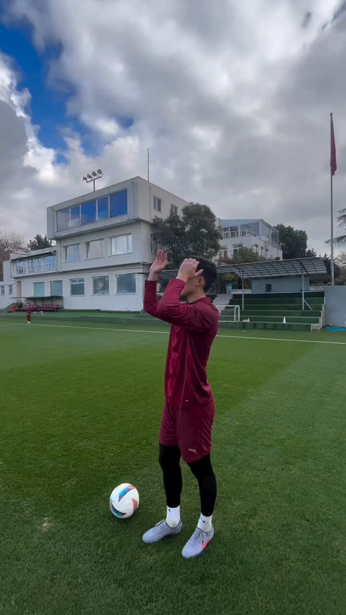Galatasaray kalede yeni arayışta: Koreli Jun-Seo Shin test ediliyor