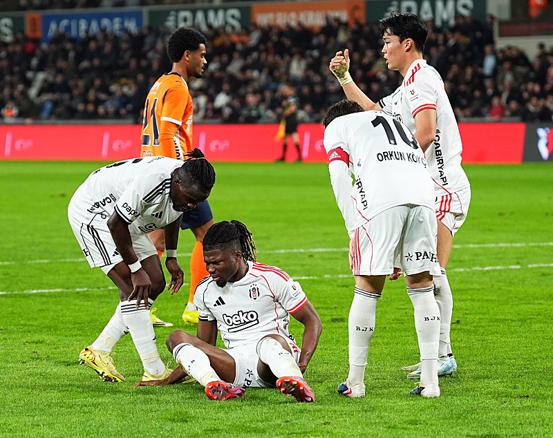 Beşiktaş’ta Şok Sakatlık! Yıldız Futbolcu Maça Devam Edemedi