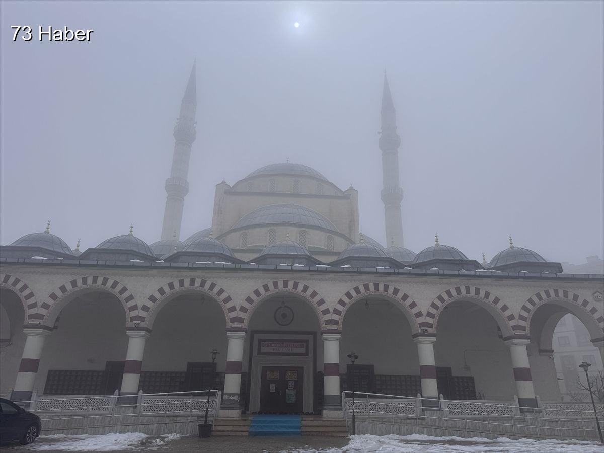 Şırnak'ta Şırnak&amp;apos;ta sis etkili oldu
