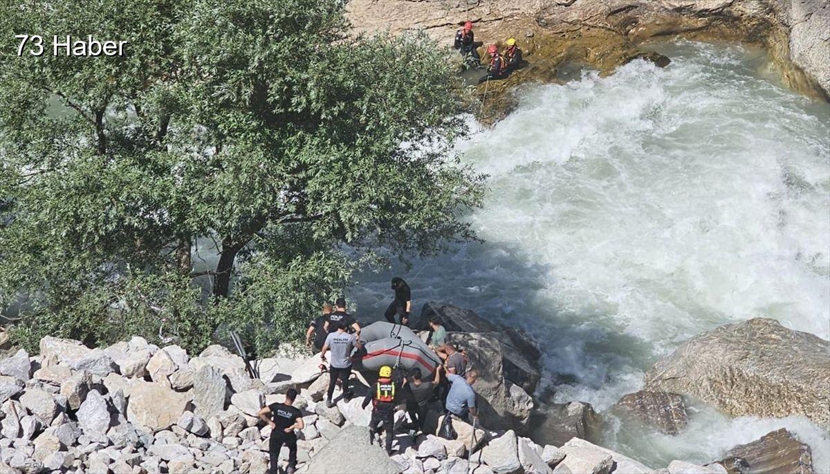 Şırnak'ın Beytüşşebap ilçesinde Şırnak&amp;apos;ta balık tutarken Habur Çayı&amp;apos;na düşen kişiyi...