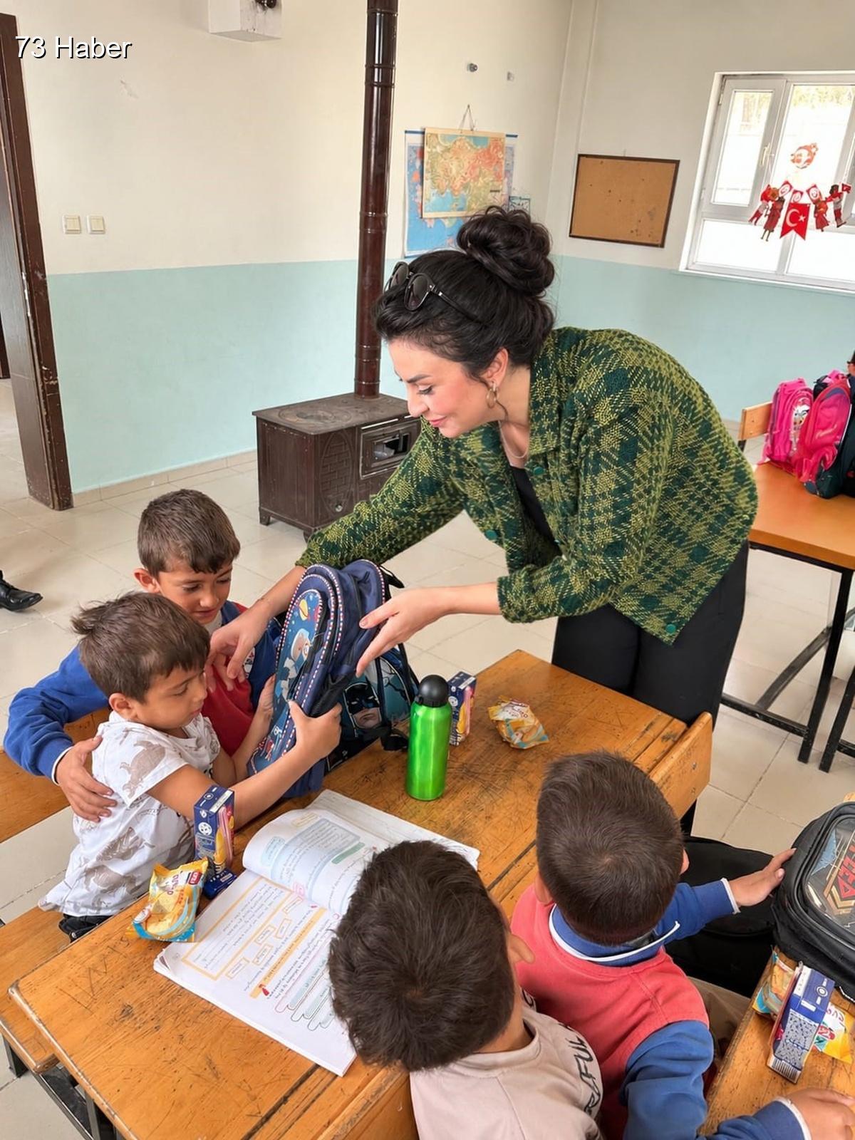 Şırnak'ta Şırnak Denetimli Serbestlik Müdürlüğünden öğrencilere eğitim desteği