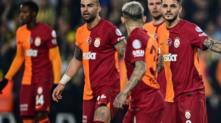 Galatasaray'da ayrılık operasyonu! İki yıldız için transfer kararı