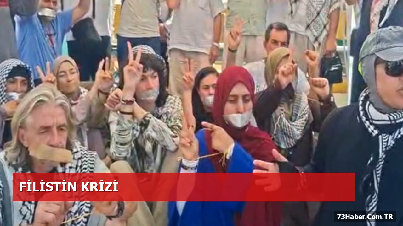 Filistin Konvoyu İbrahim Halil Sınır Kapısında Açlık Grevine Başladı