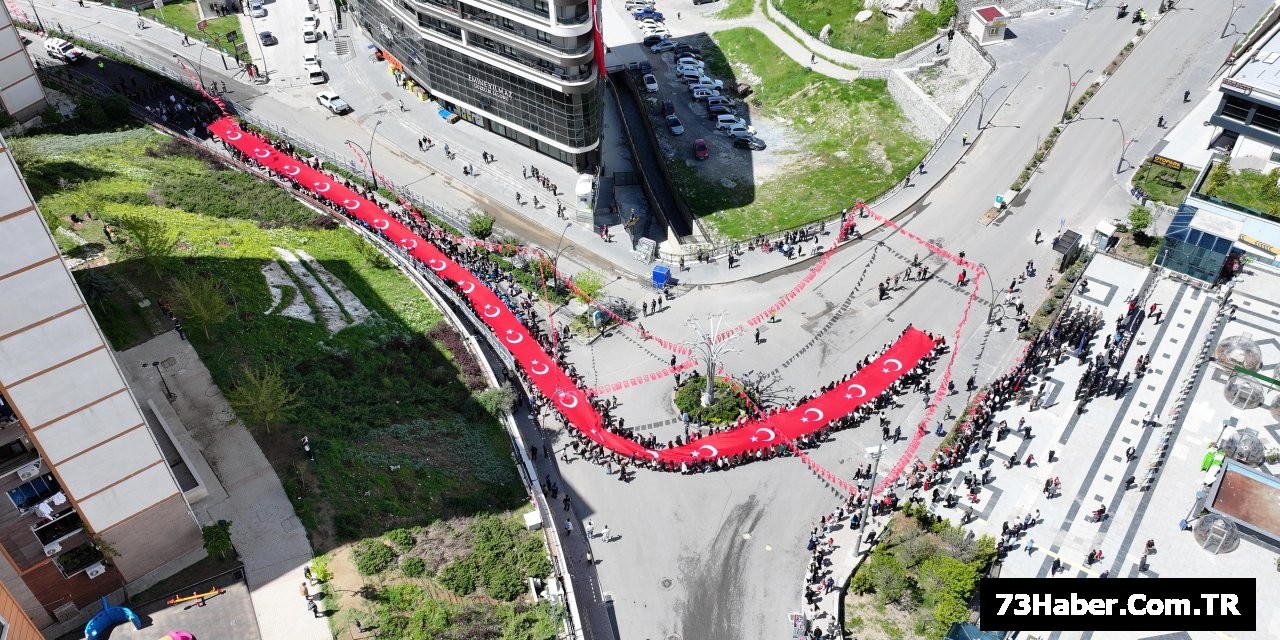 107 Metre Türk Bayrağıyla Coşku