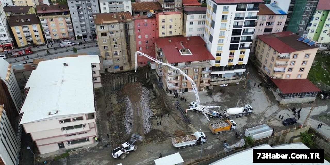 Zemin Kayması: Binalar Boşaltıldı!