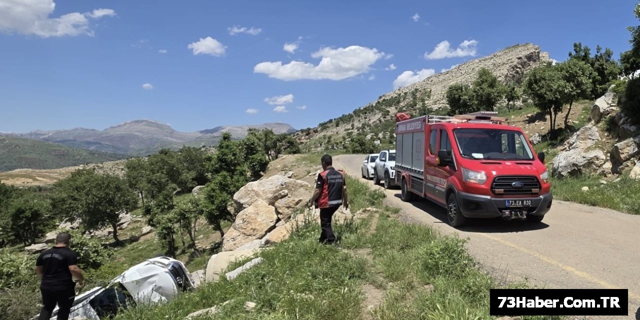 Şırnak'ta Pikap Uçurumdan Düştü