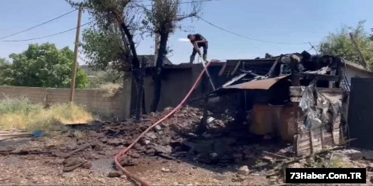 Şırnak'ta Ahır Alev Alev