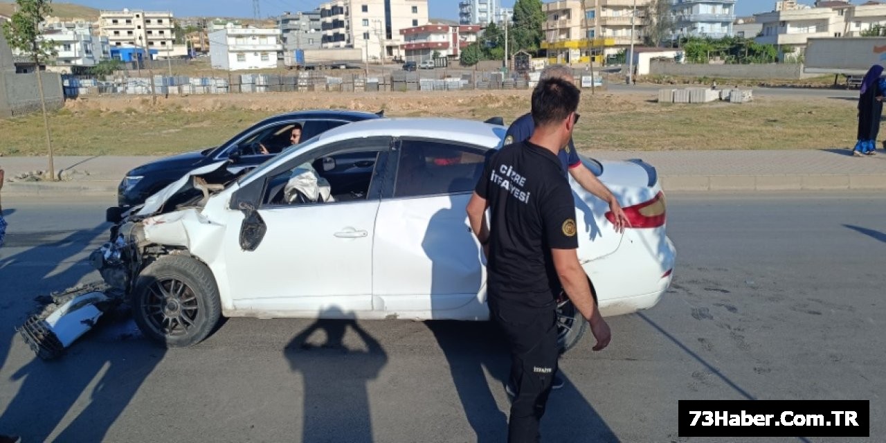 Şırnak'ta İneğe Çarpan Araba: 4 Yaralı