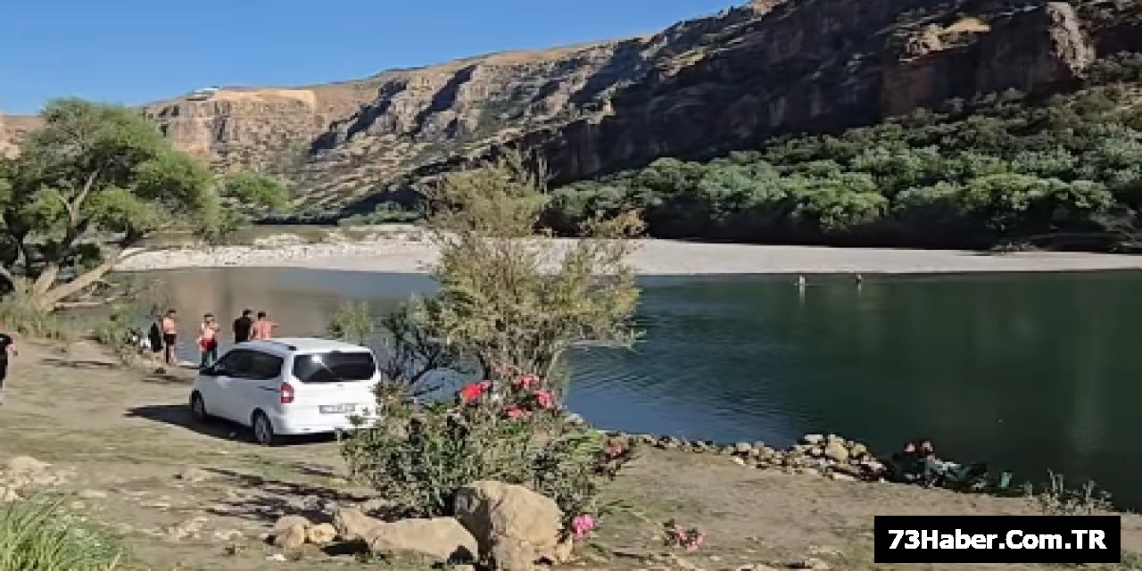 Dino Kasrı'nda Tehlike!
