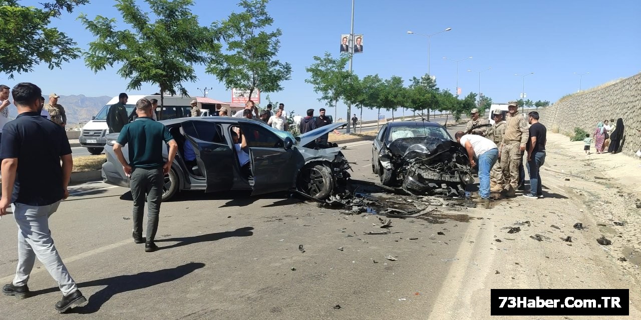 Şırnak'ta Kafa Kafaya Çarpışma: 1 Yaralı